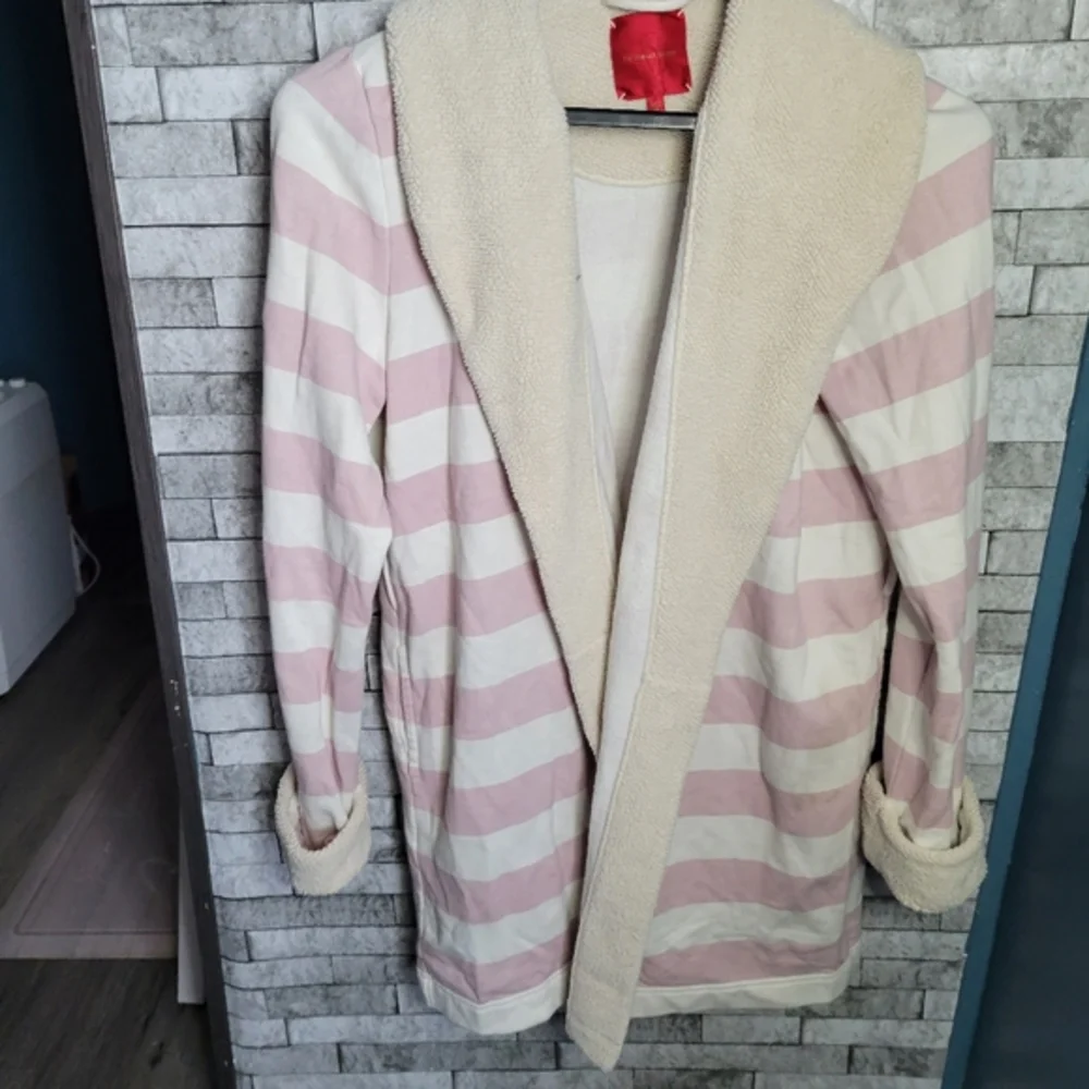 Victoria's Secret‎ size medium striped robe faux fur trim